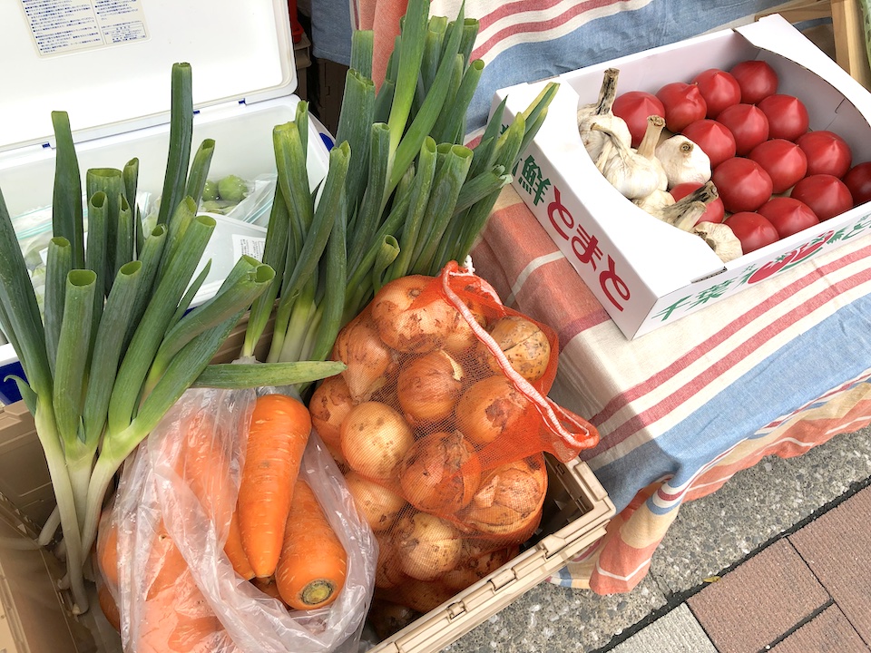 特大にんじん、玉ねぎ、ジャンボニンニク